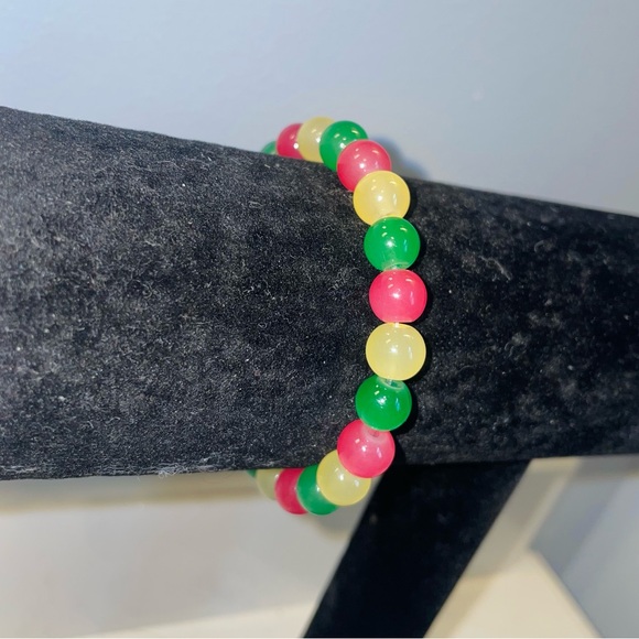 Handmade watermelon summer inspired beaded bracelet - Picture 1 of 2